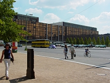 DSC00386 GDR Parliament Building